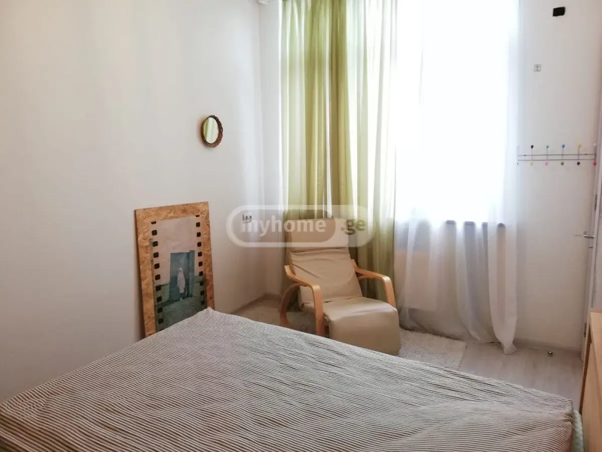 3 Room Private House For Rent In Sololaki view 6