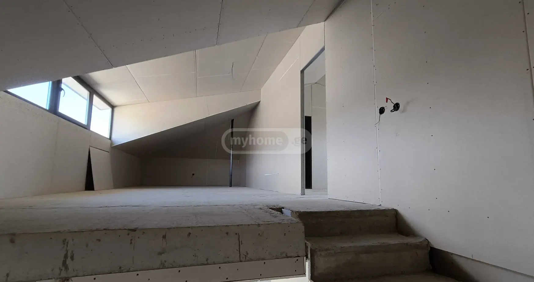 5 Room Private House For Sale view 9