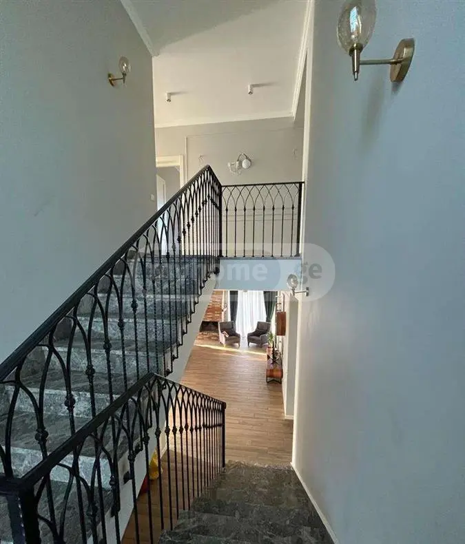 6 Room Private House For Sale view 10