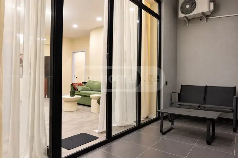 4 Room Apartment For Rent In Mtatsminda view 10