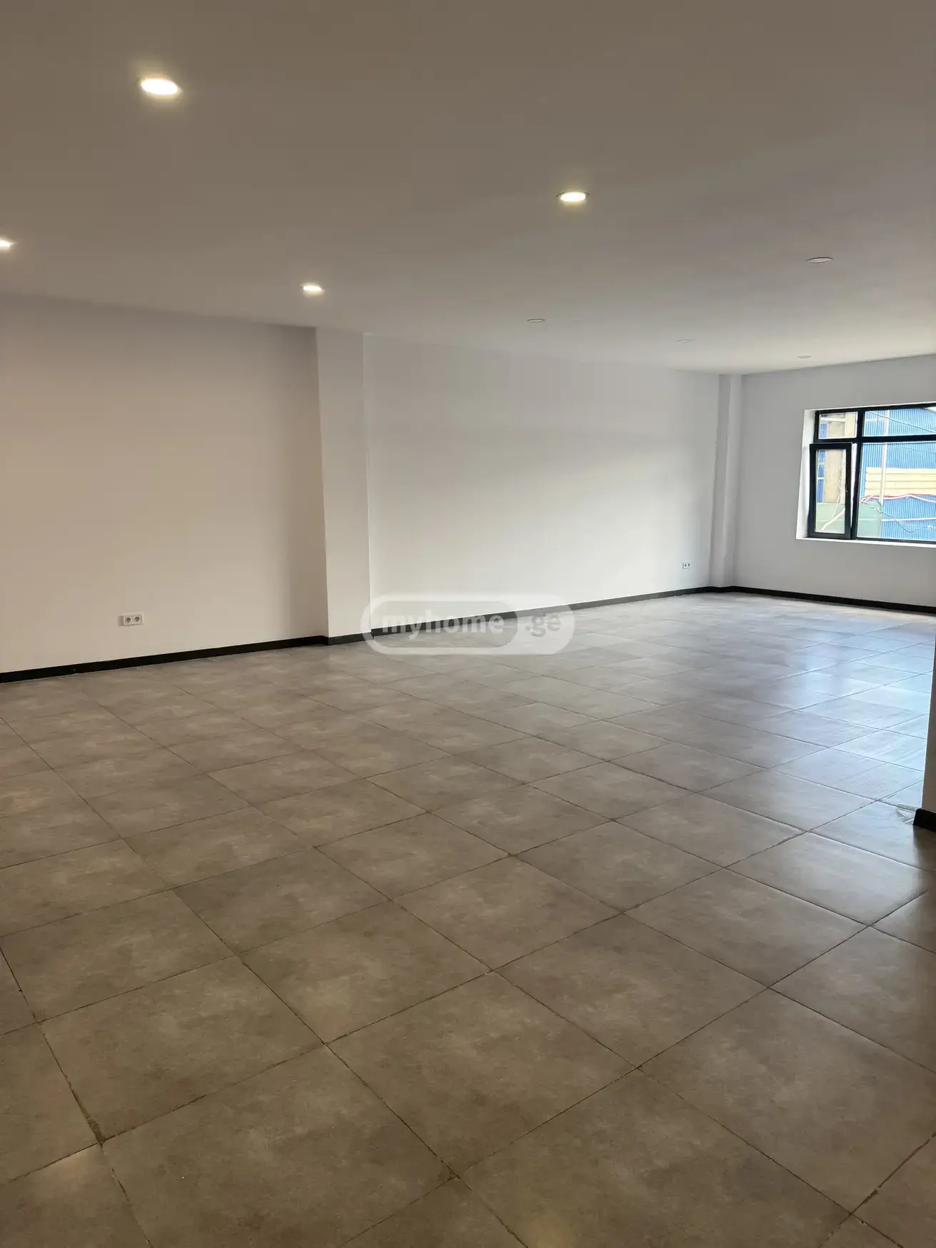 Office Commercial Area For Rent In Didube view 3