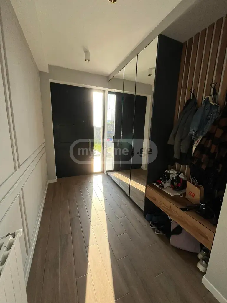 7 Room Private House For Sale view 13