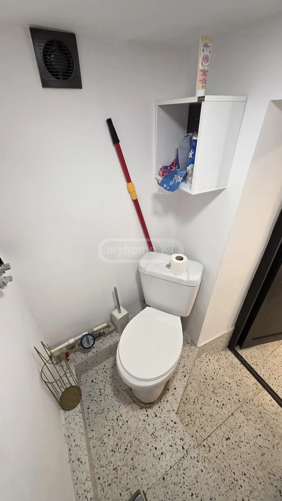 Part Basement Commercial Area For Rent In Vera view 8