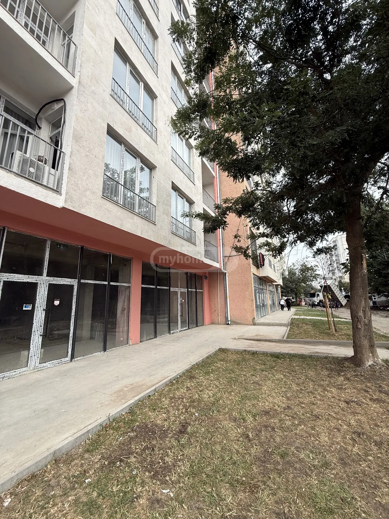 4 Room Apartment For Sale view 2