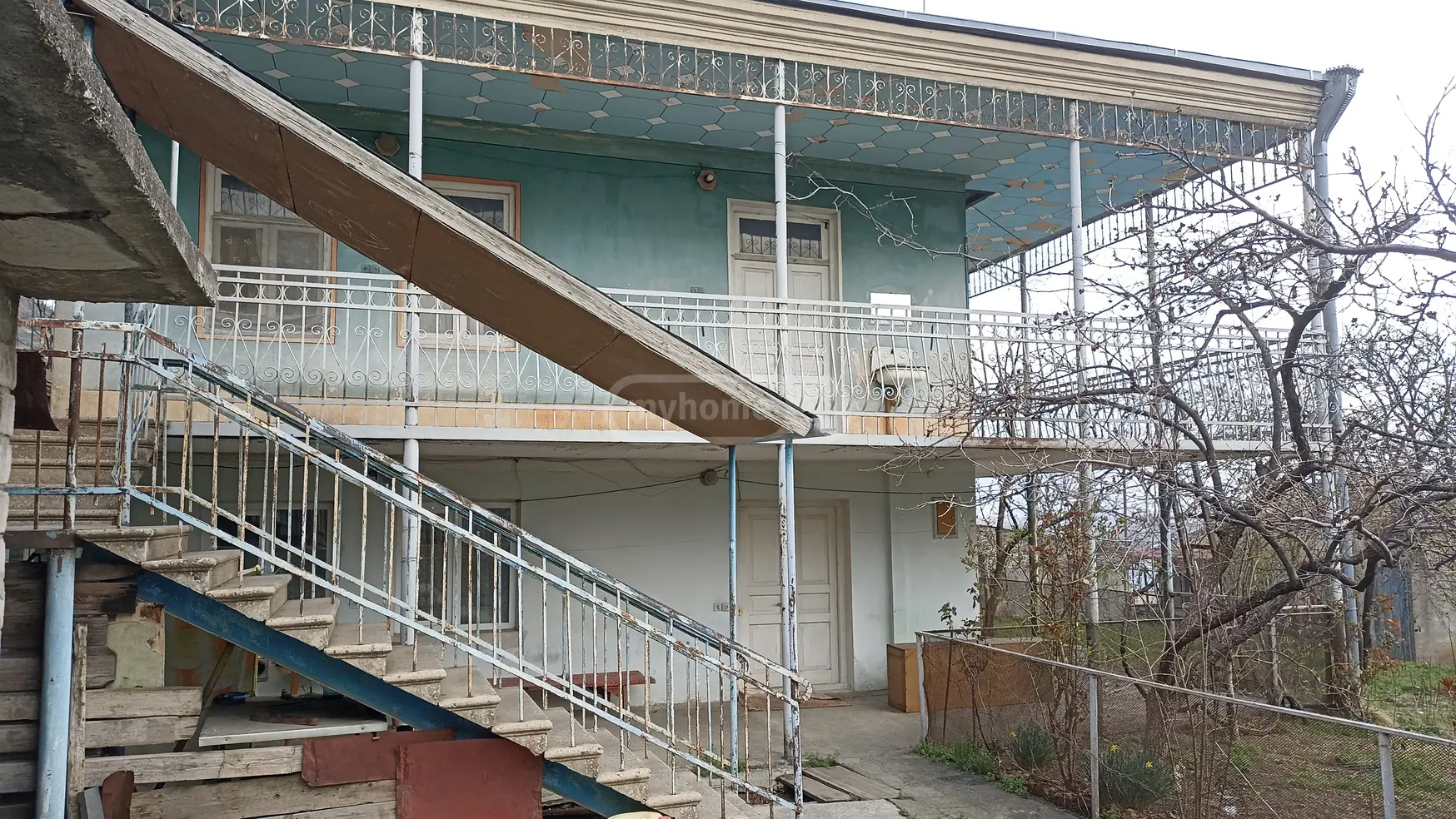 7 Room Private House For Sale view 4