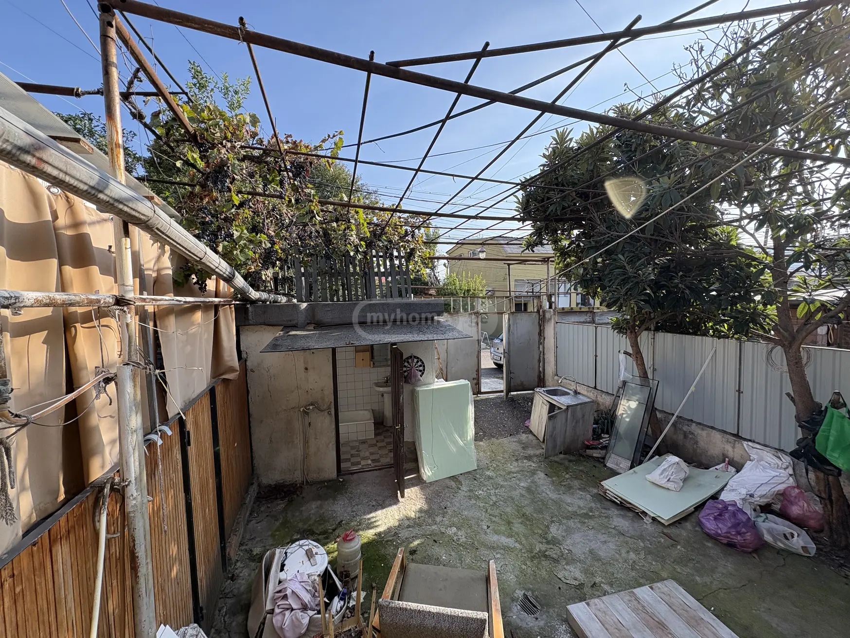 3 Room Private House For Sale view 9