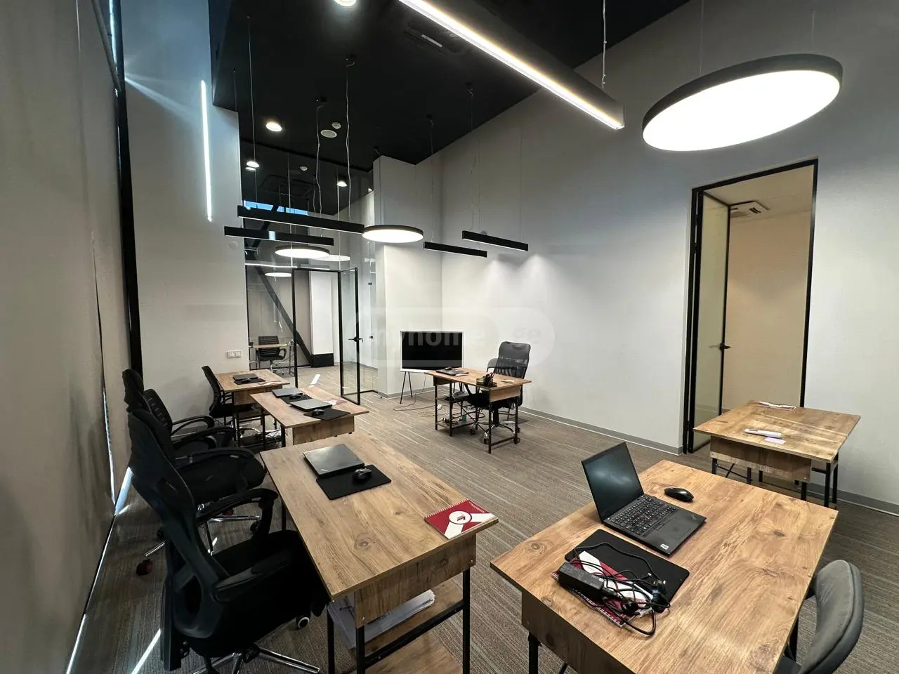 Office Commercial Area For Rent In Mtatsminda view 3