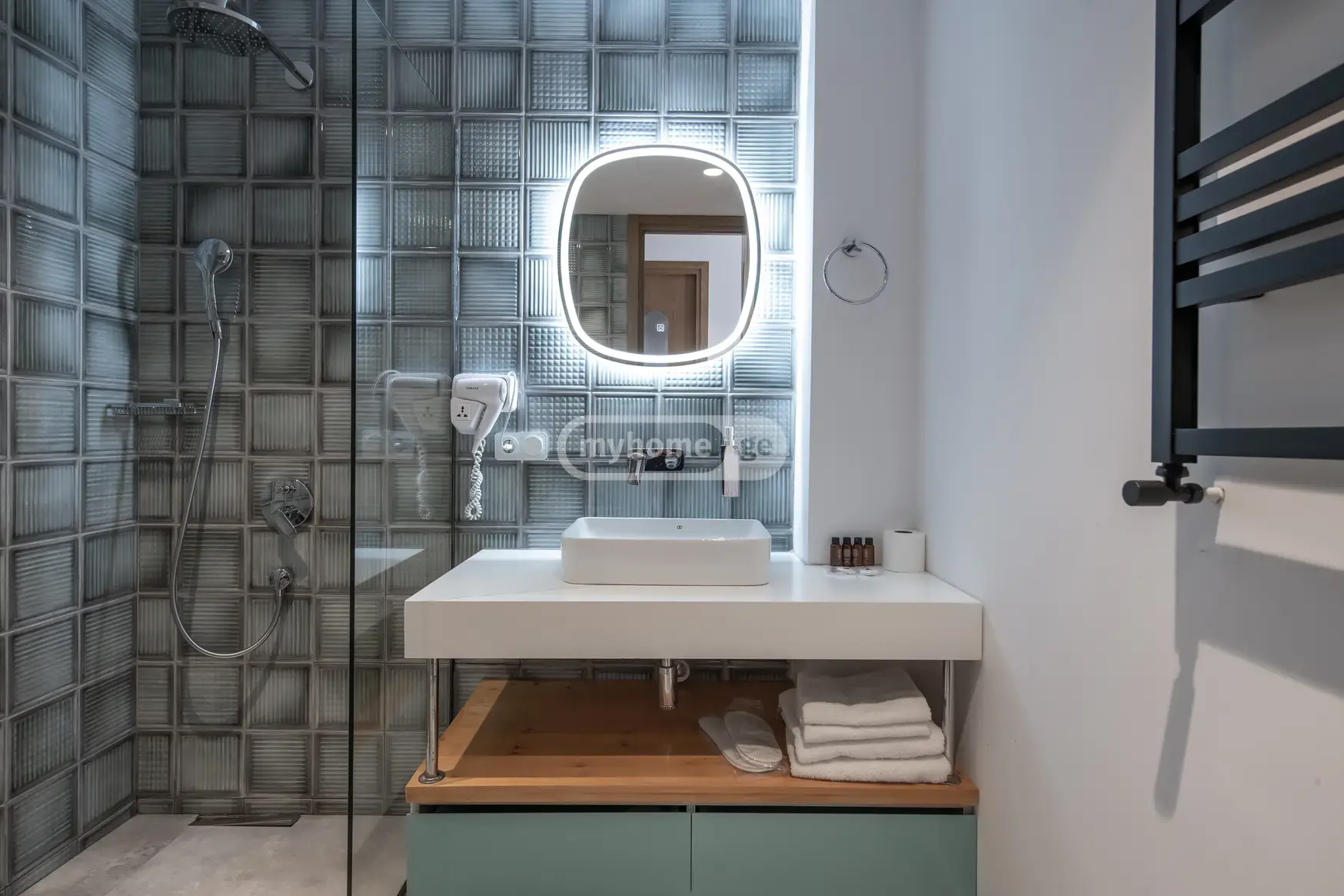 2 Room Apartment For Rent In Vera view 4