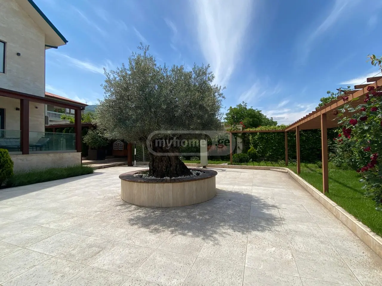 9 Room Private House For Sale view 3