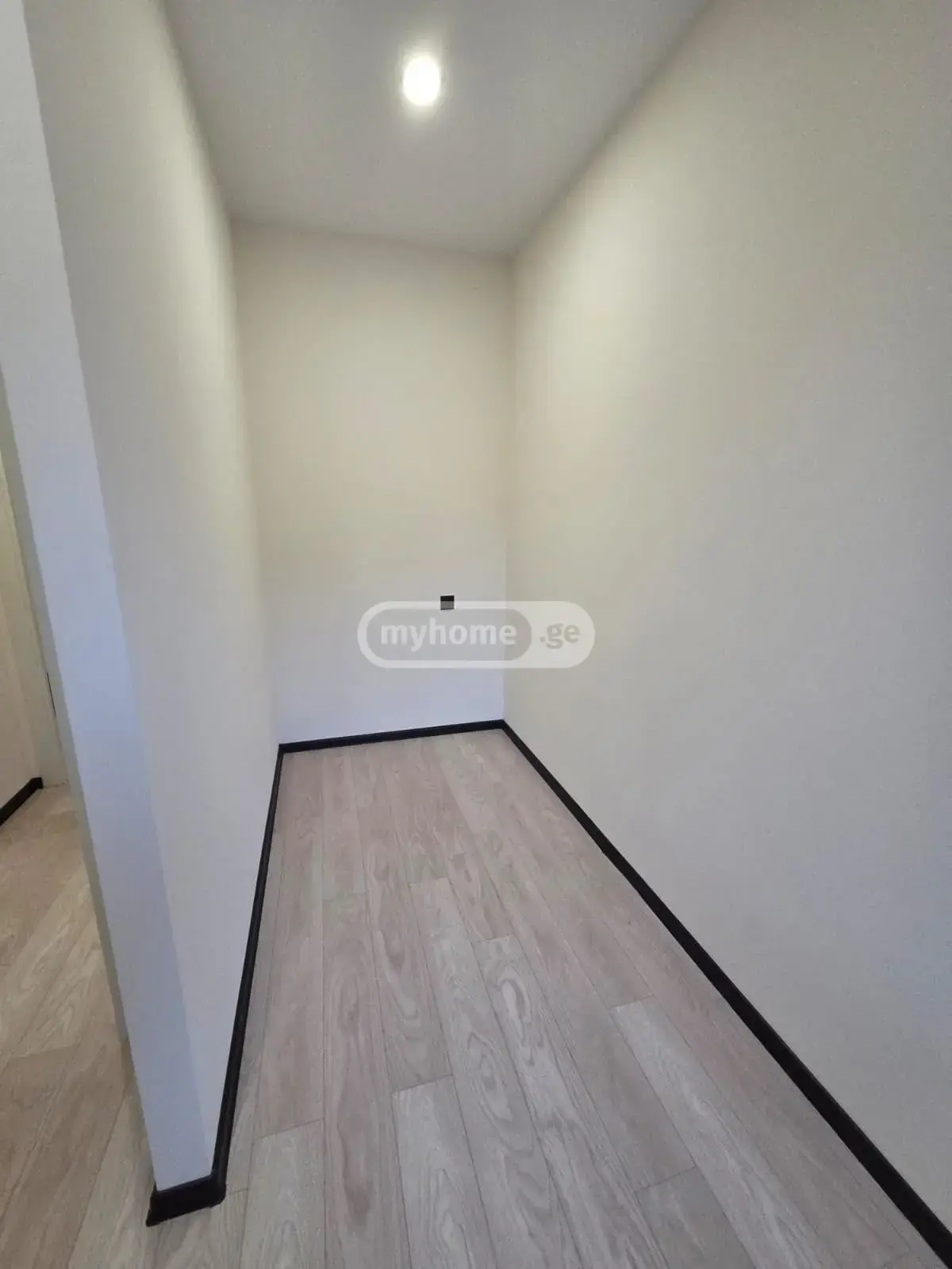 3 Room Private House For Sale view 9