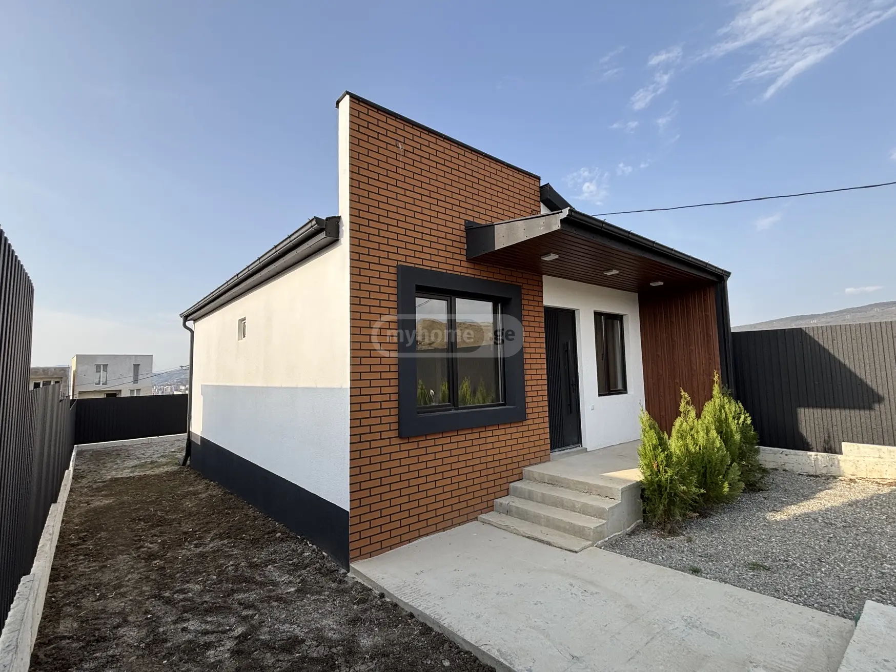 3 Room Private House For Sale view 1