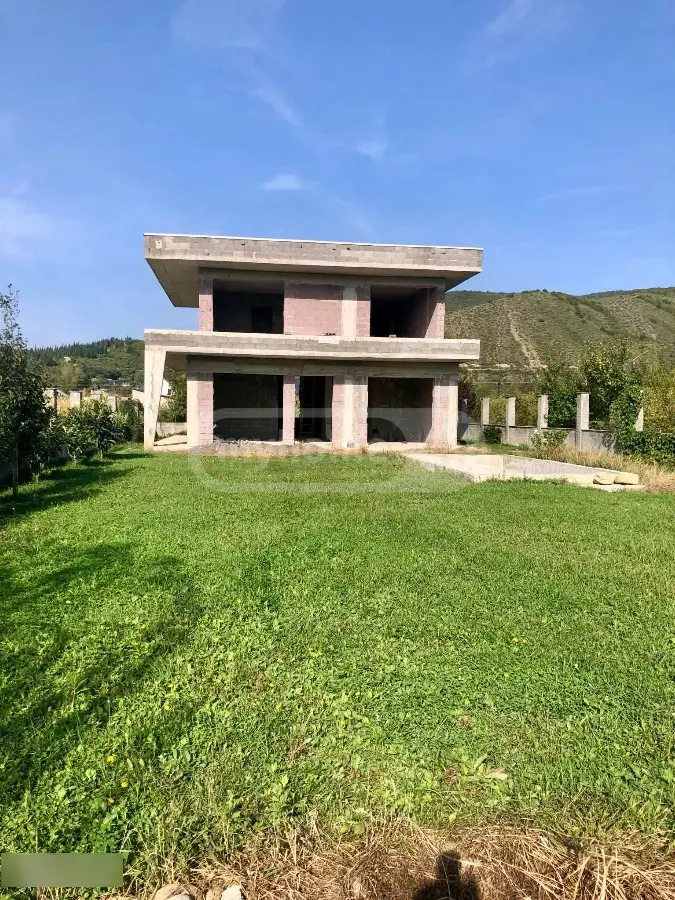 6 Room Private House For Sale view 2