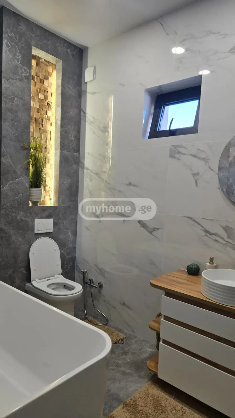 7 Room Private House For Rent In Vera view 11