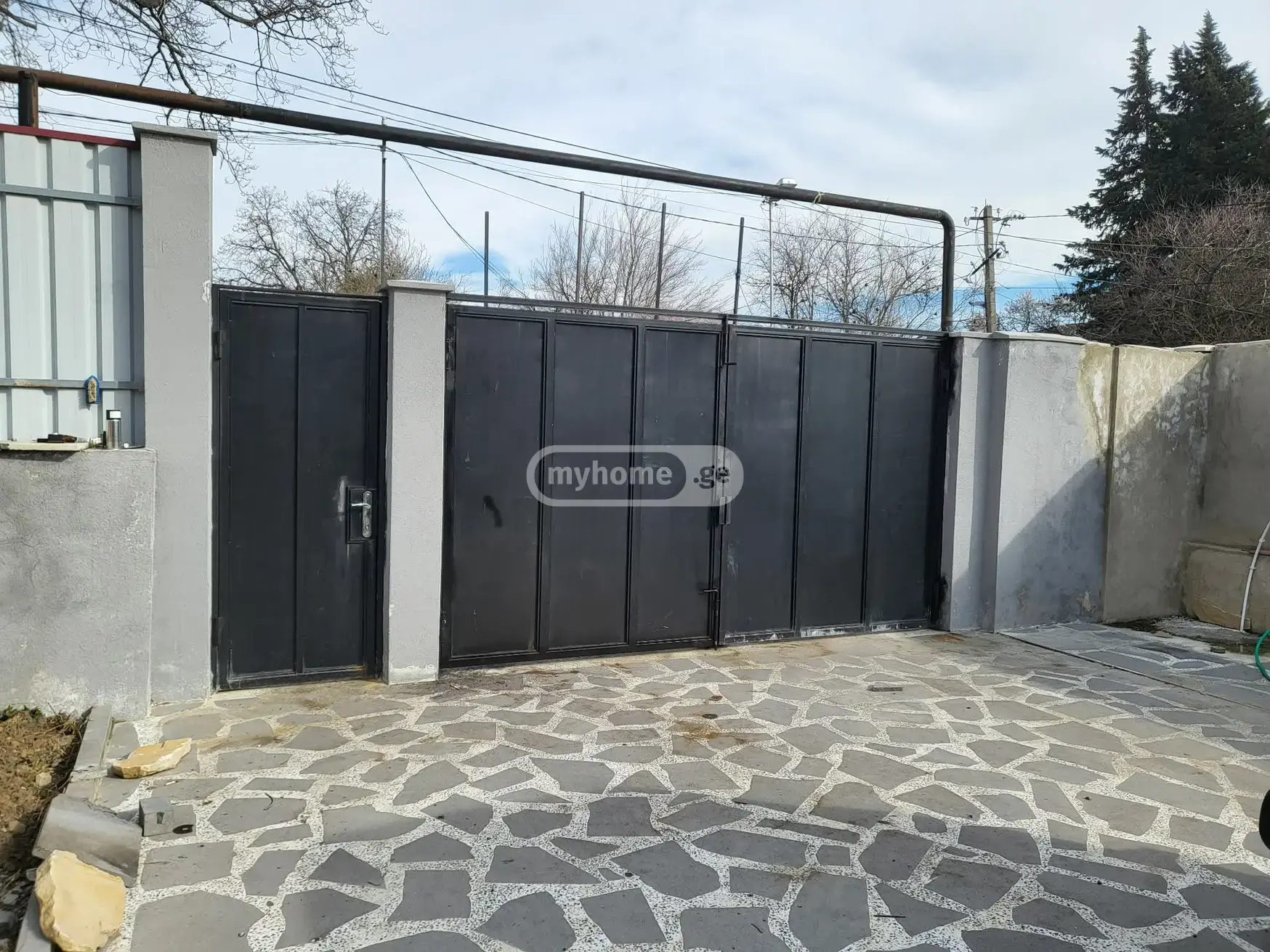 8 Room Private House For Sale view 10