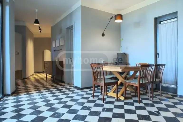 7 Room Private House For Rent In Mtatsminda view 2