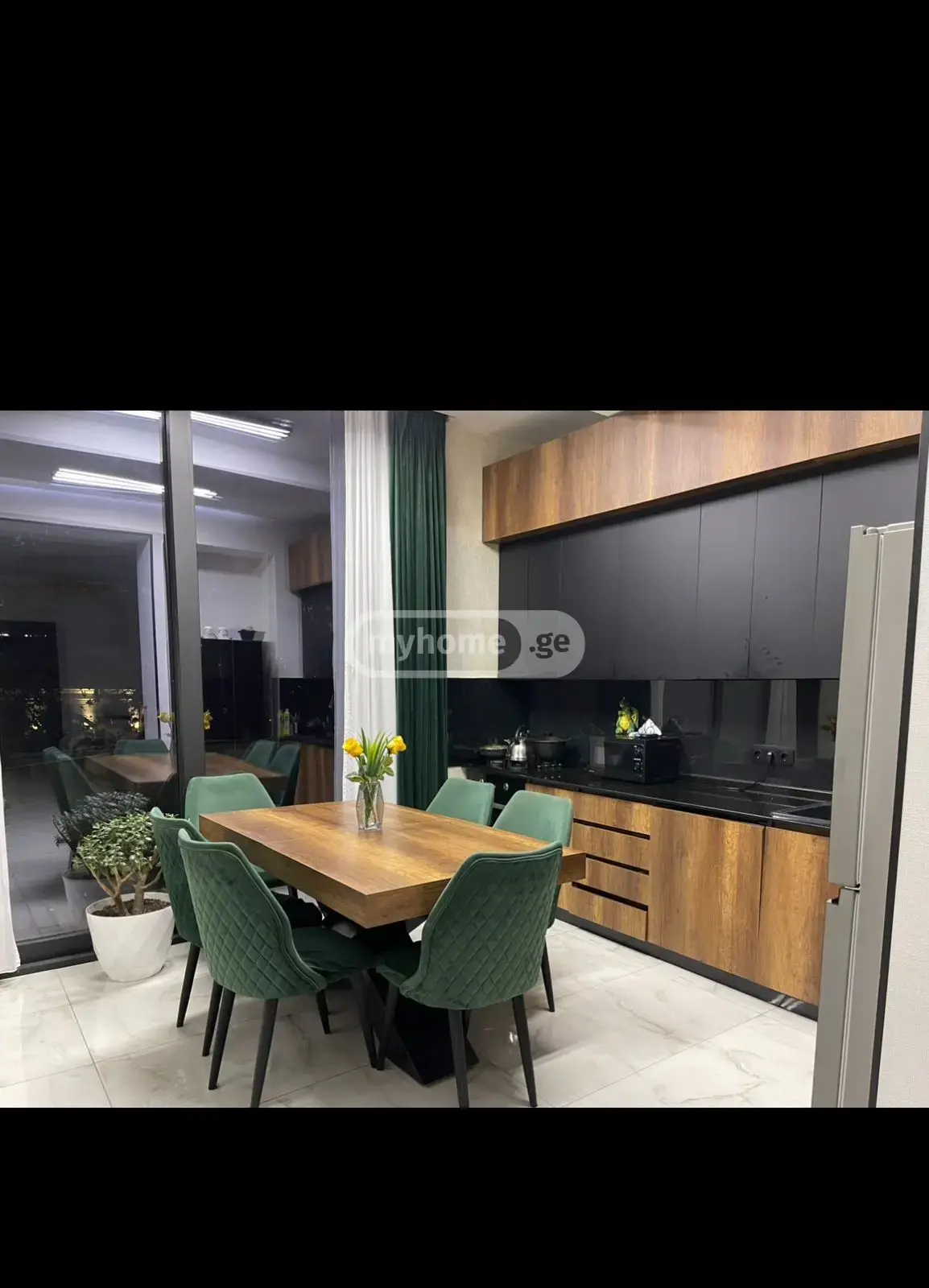 8 Room Apartment For Sale view 3