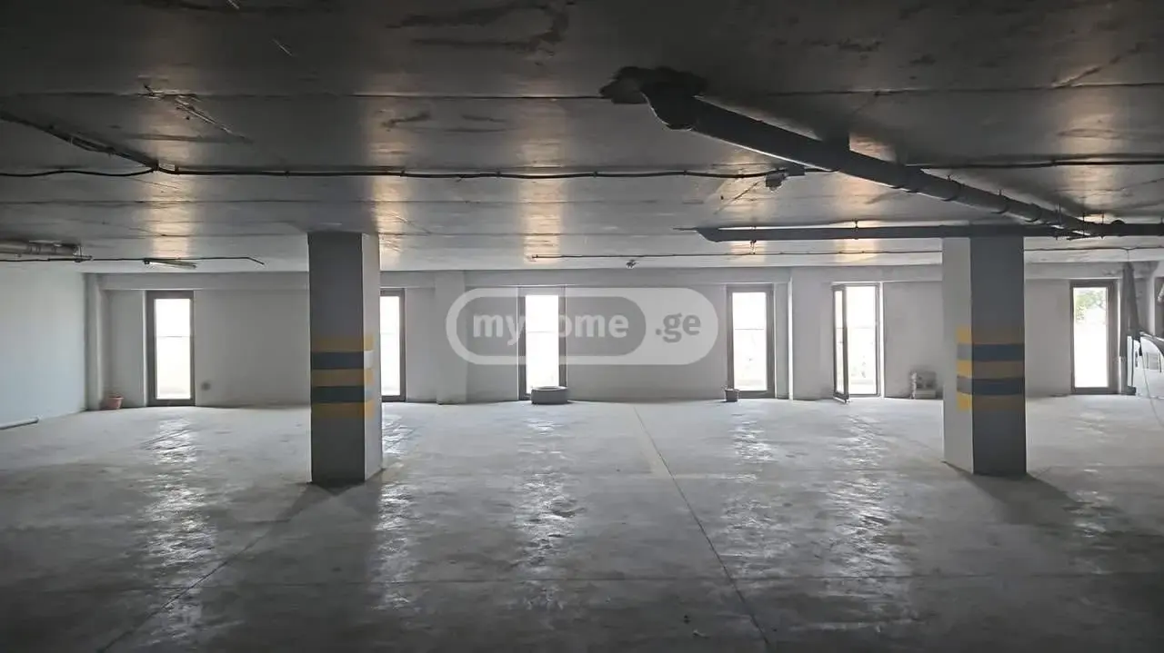Garage Commercial Area For Sale In Vake view 3