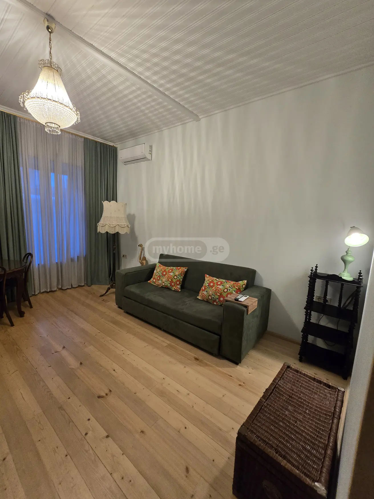 4 Room Apartment For Rent In Mtatsminda view 12