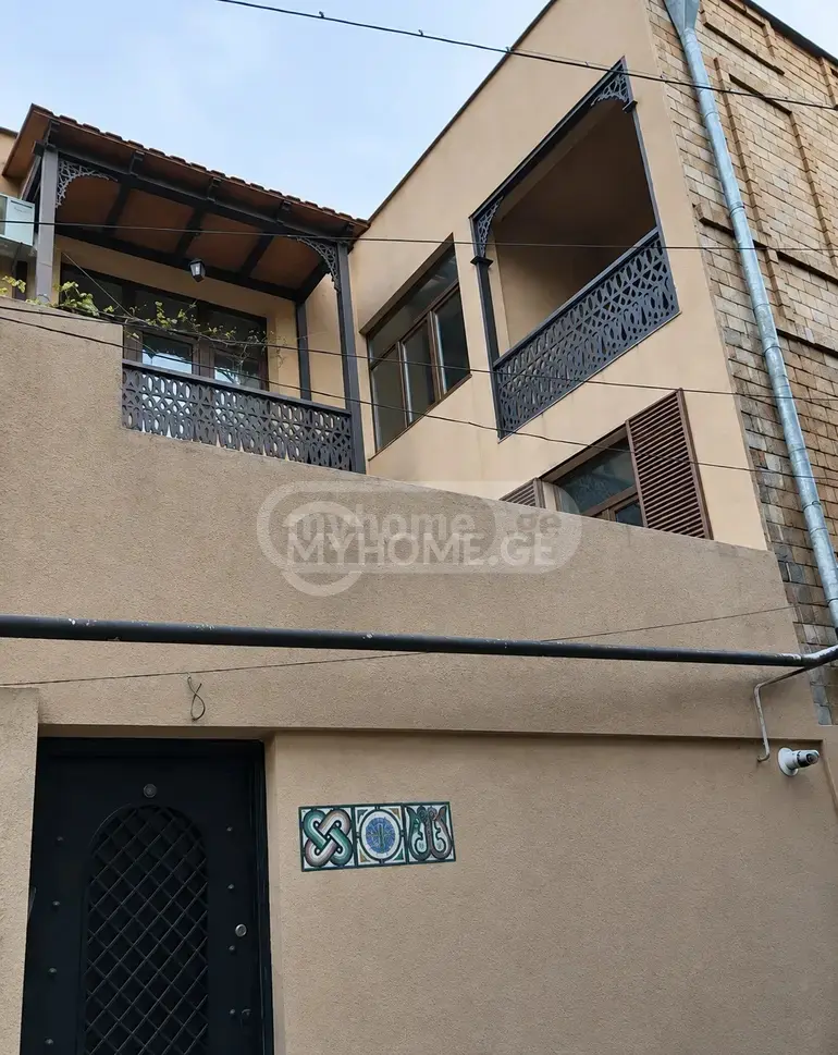 5 Room Private House For Rent In Ortachala view 2