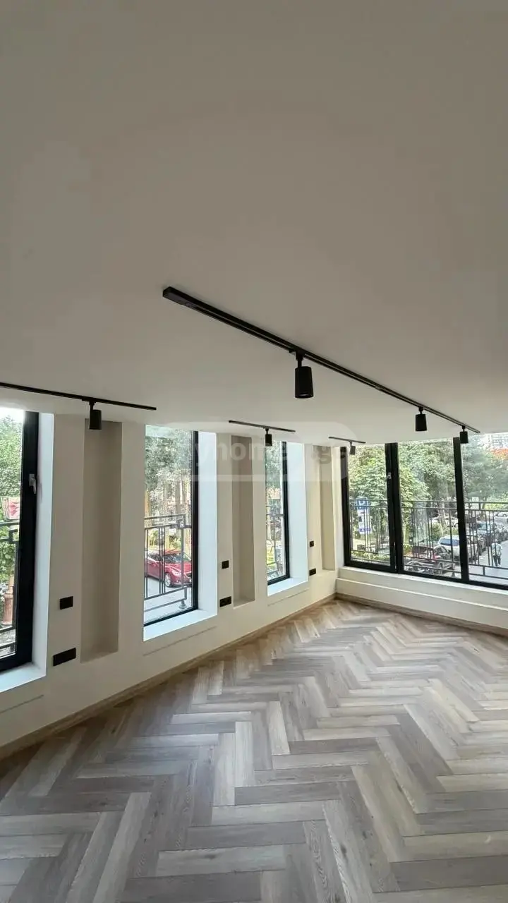 Universal Commercial Area For Rent In Vake view 9