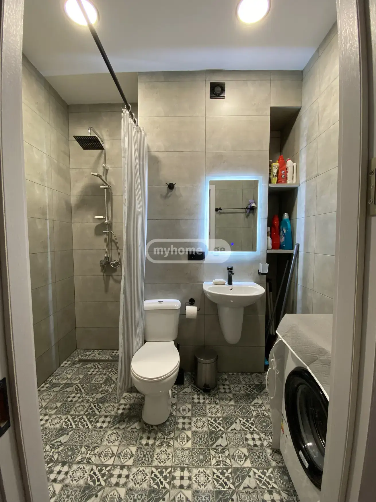 2 Room Apartment For Rent In Makhinjauri, In Batumi view 9