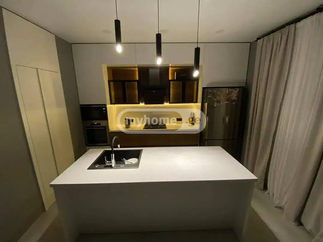 7 Room Private House For Rent In Vera view 5