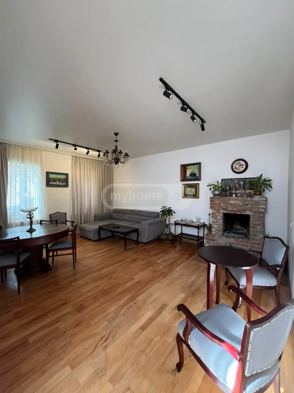 4 Room Apartment For Sale view 1