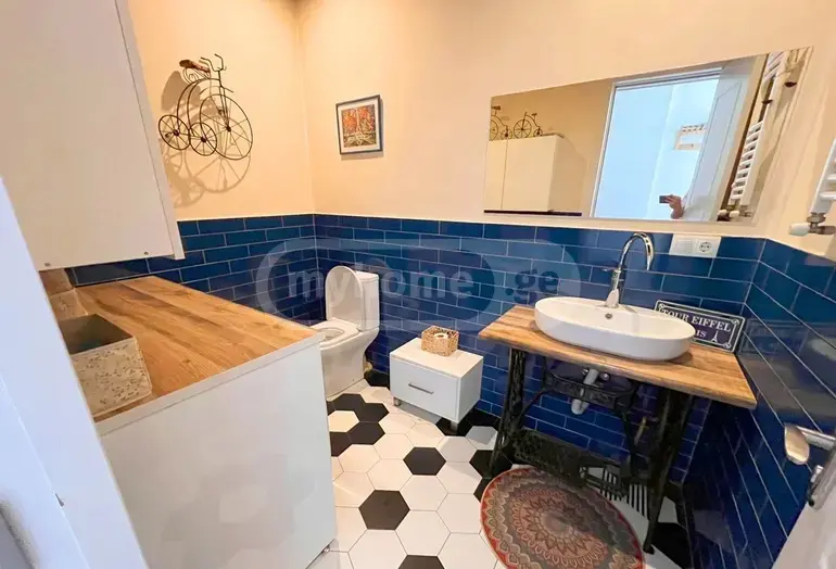 4 Room Private House For Rent In Vake view 8