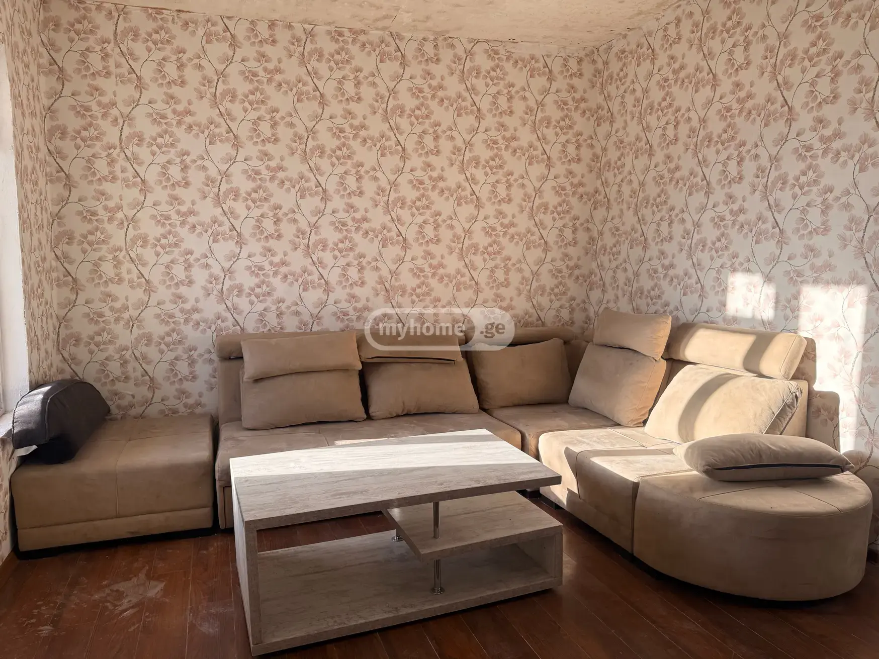 7 Room Private House For Sale view 2