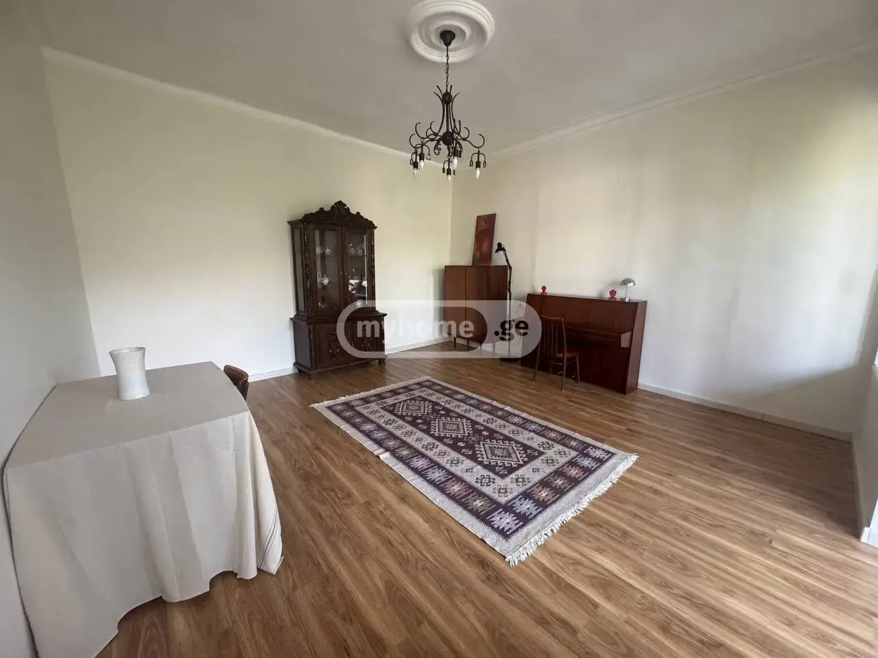 3 Room Apartment For Rent In Mtatsminda view 4