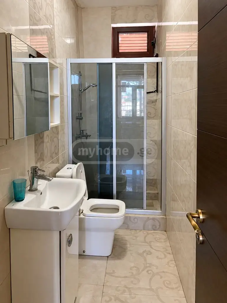 5 Room Private House For Rent In Ortachala view 11