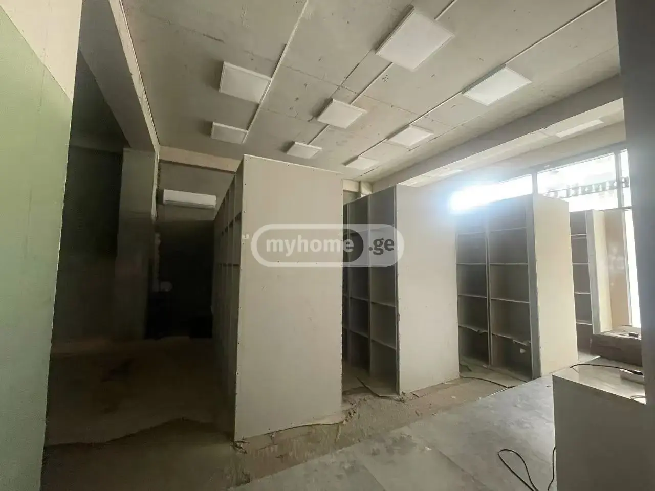 Office Commercial Area For Rent In Isani view 5