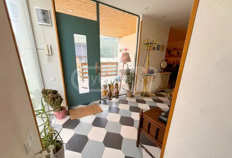 4 Room Private House For Rent In Vake view 4