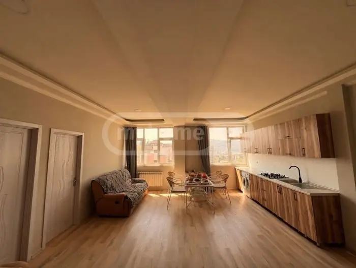 5 Room Apartment For Sale view 2