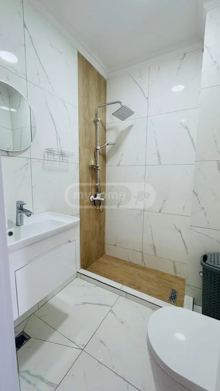 3 Room Apartment For Rent In Didube view 9