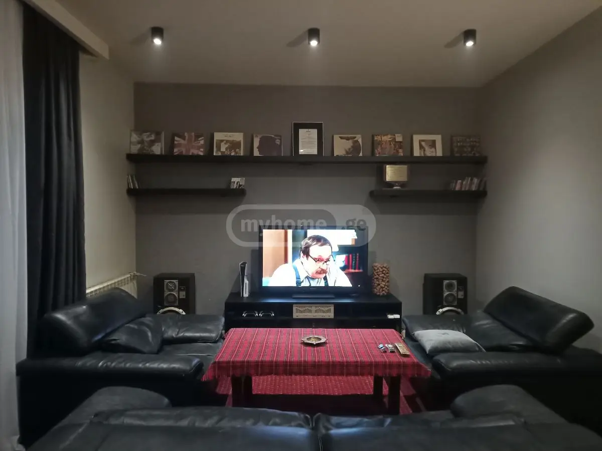 6 Room Private House For Sale view 13