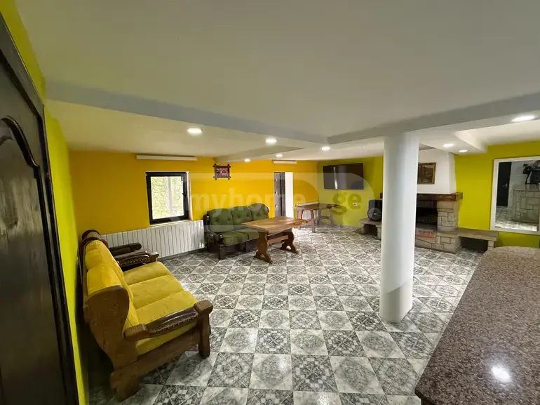 6 Room Country House Daily Rent In Saburtalo view 4