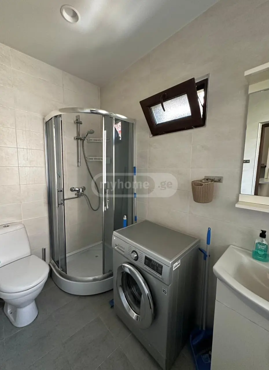 2 Room Apartment For Rent In Mtatsminda view 4