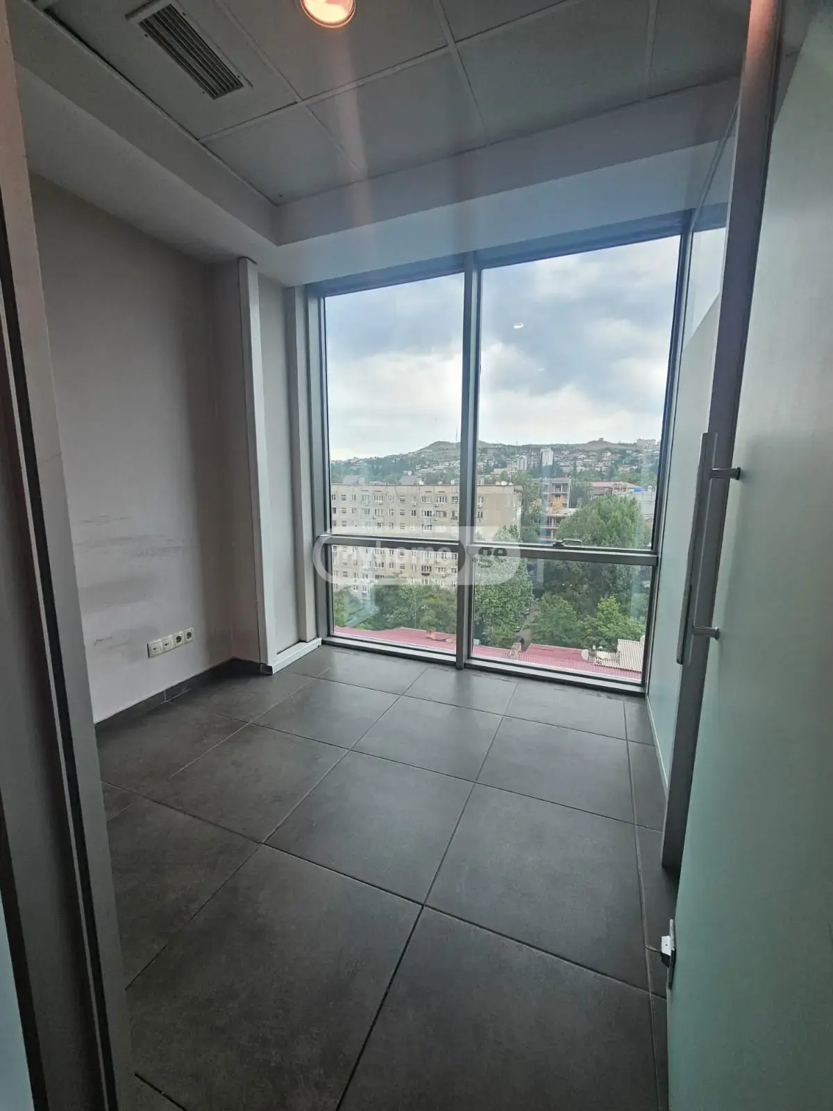 Office Commercial Area For Rent In Avlabari view 12