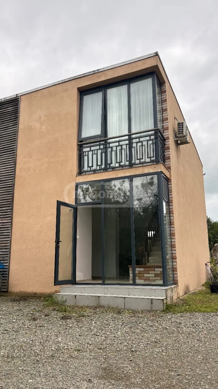 3 Room Private House For Sale view 3