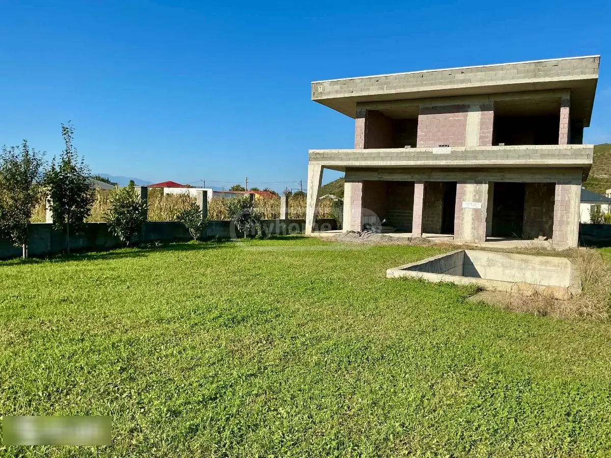 6 Room Private House For Sale view 3
