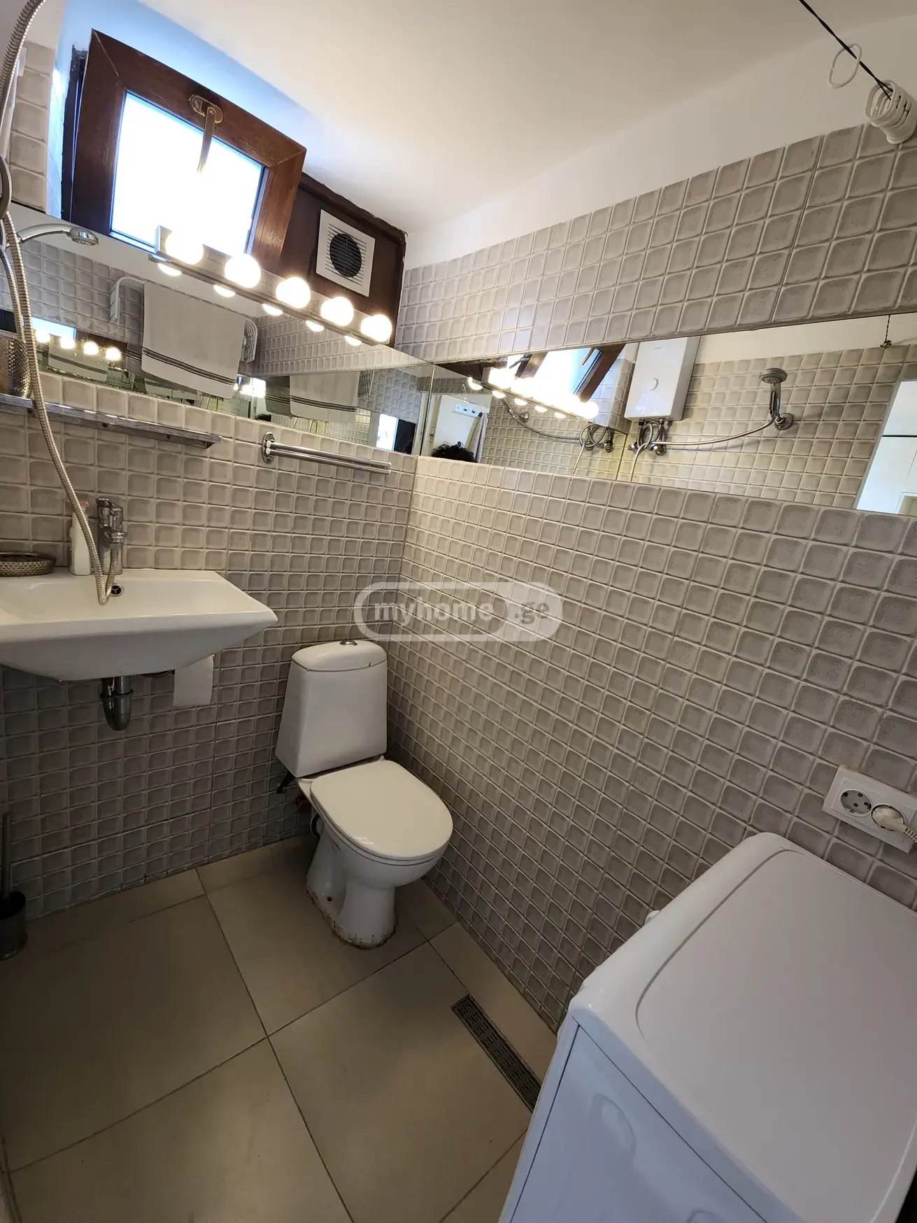 5 Room Private House For Rent In Sololaki view 13