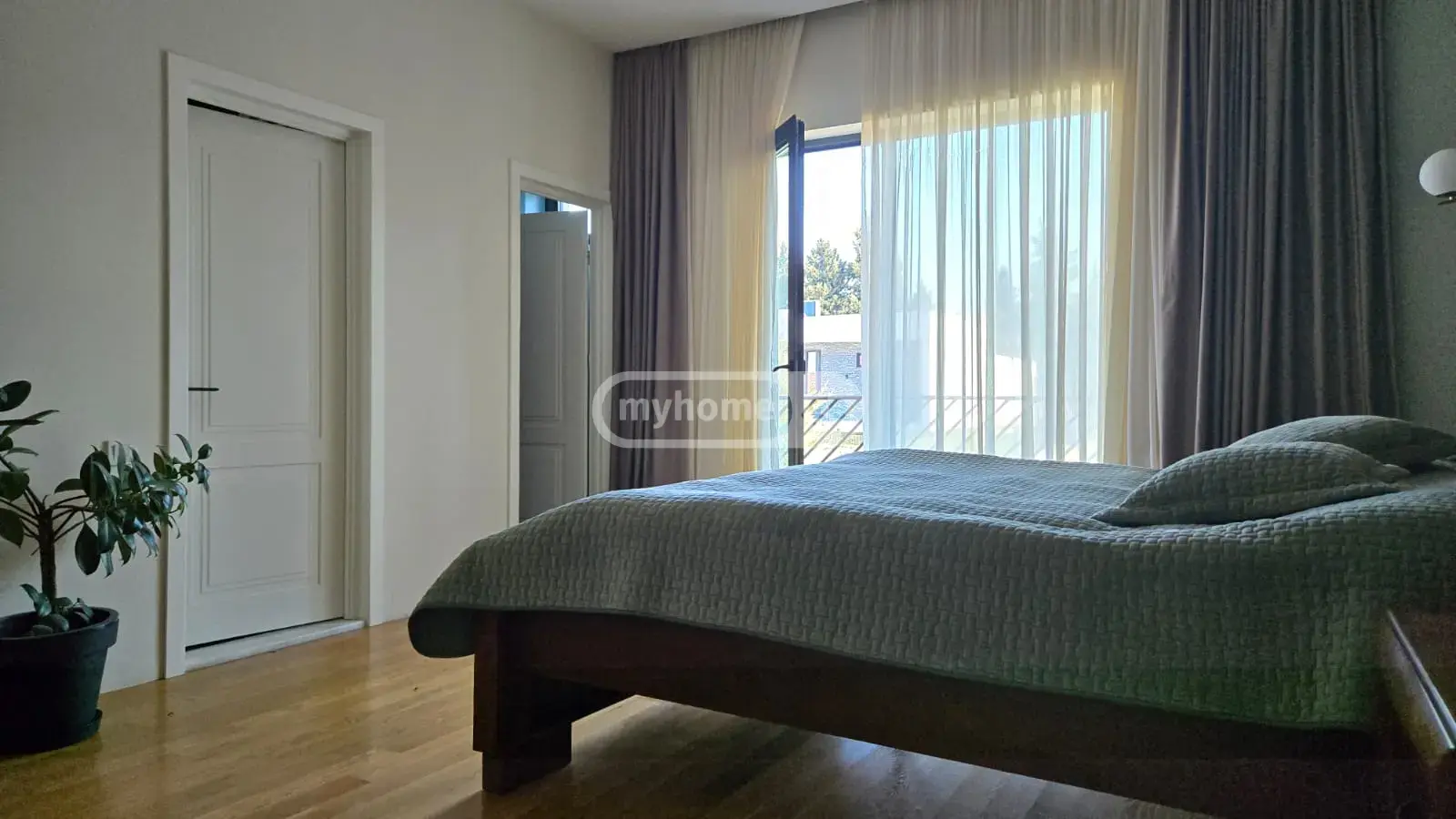 7 Room Private House For Rent In Vera view 9