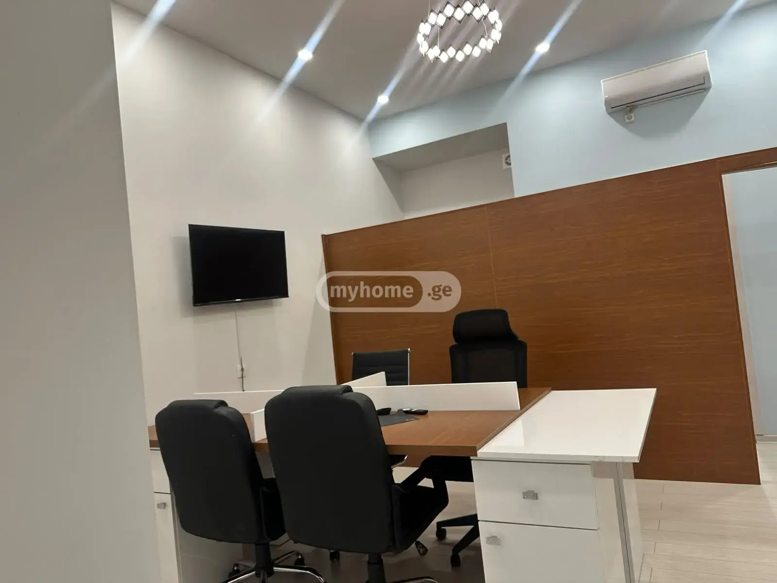 Office Commercial Area For Rent In Vera view 1