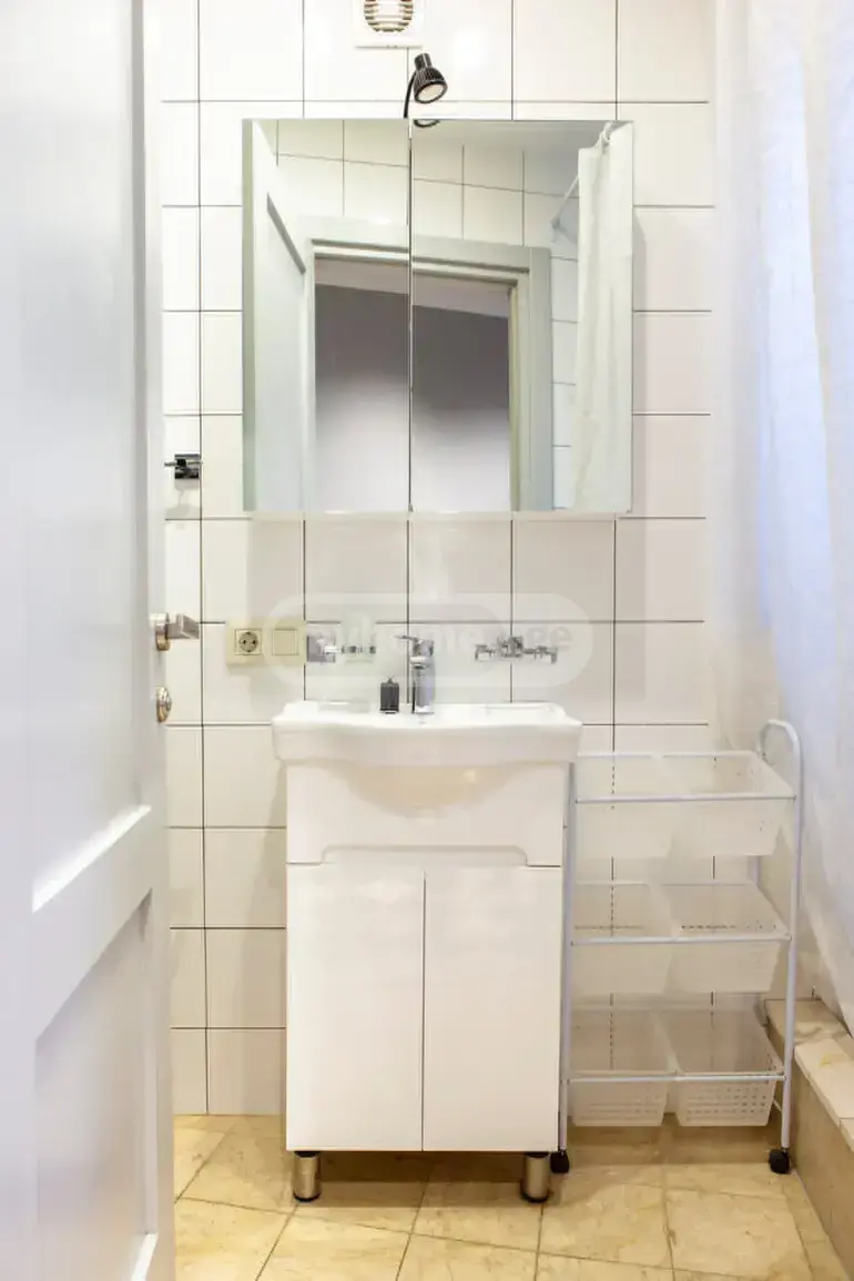 7 Room Private House For Rent In Mtatsminda view 11