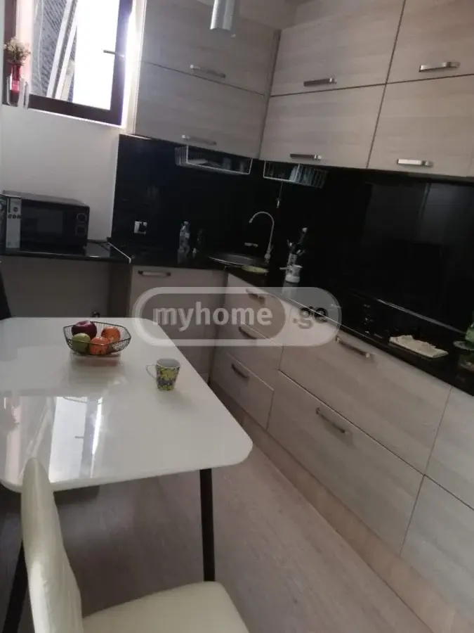 3 Room Private House For Rent In Sololaki view 3