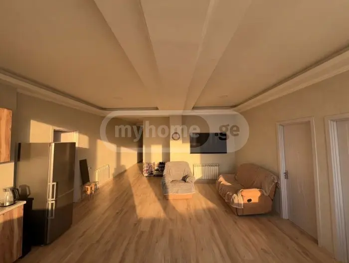 5 Room Apartment For Sale view 3