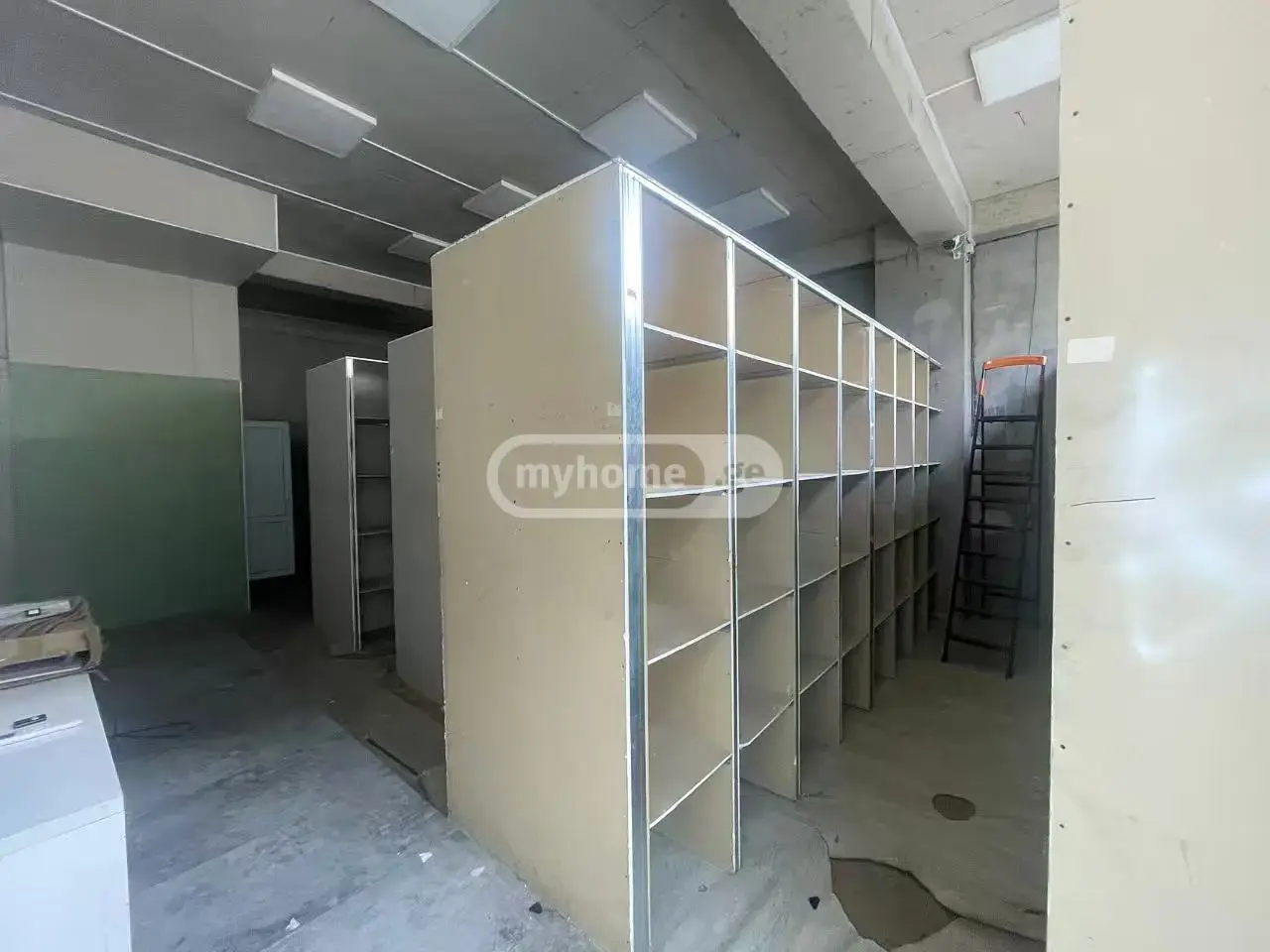 Office Commercial Area For Rent In Isani view 4
