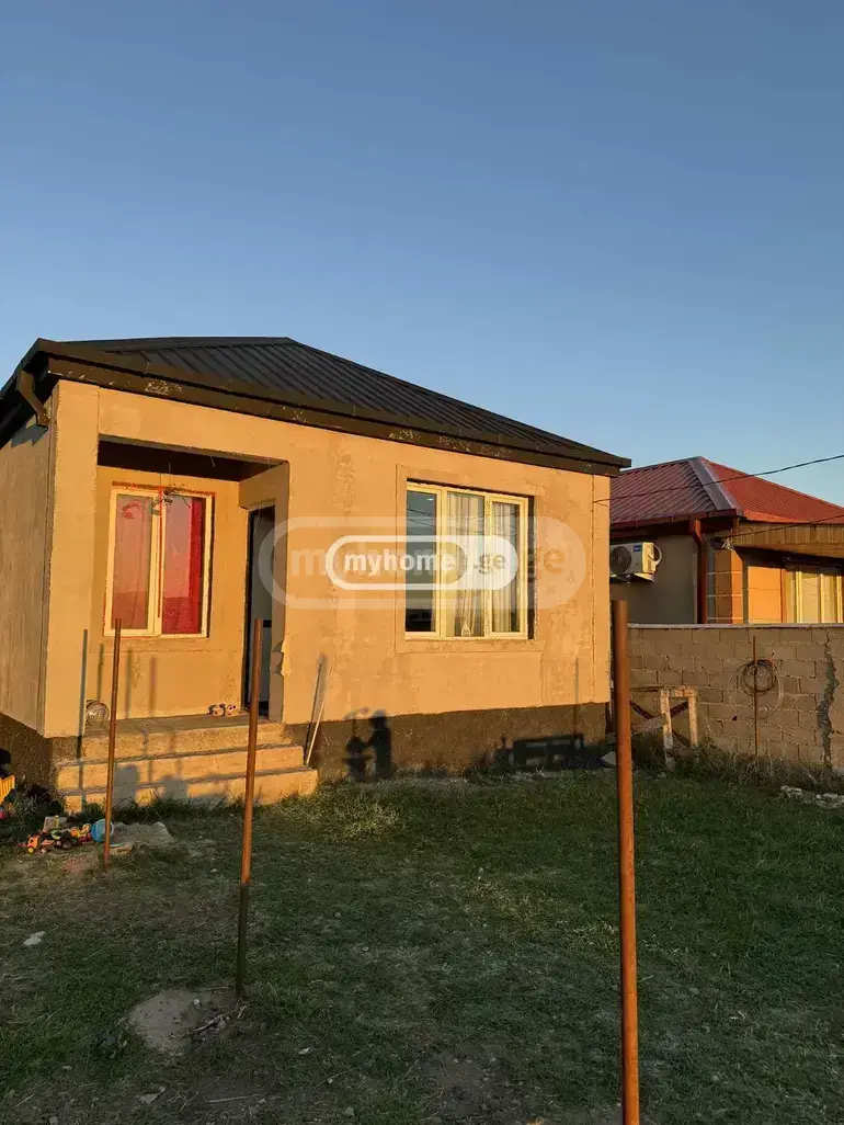4 Room Private House For Sale view 1