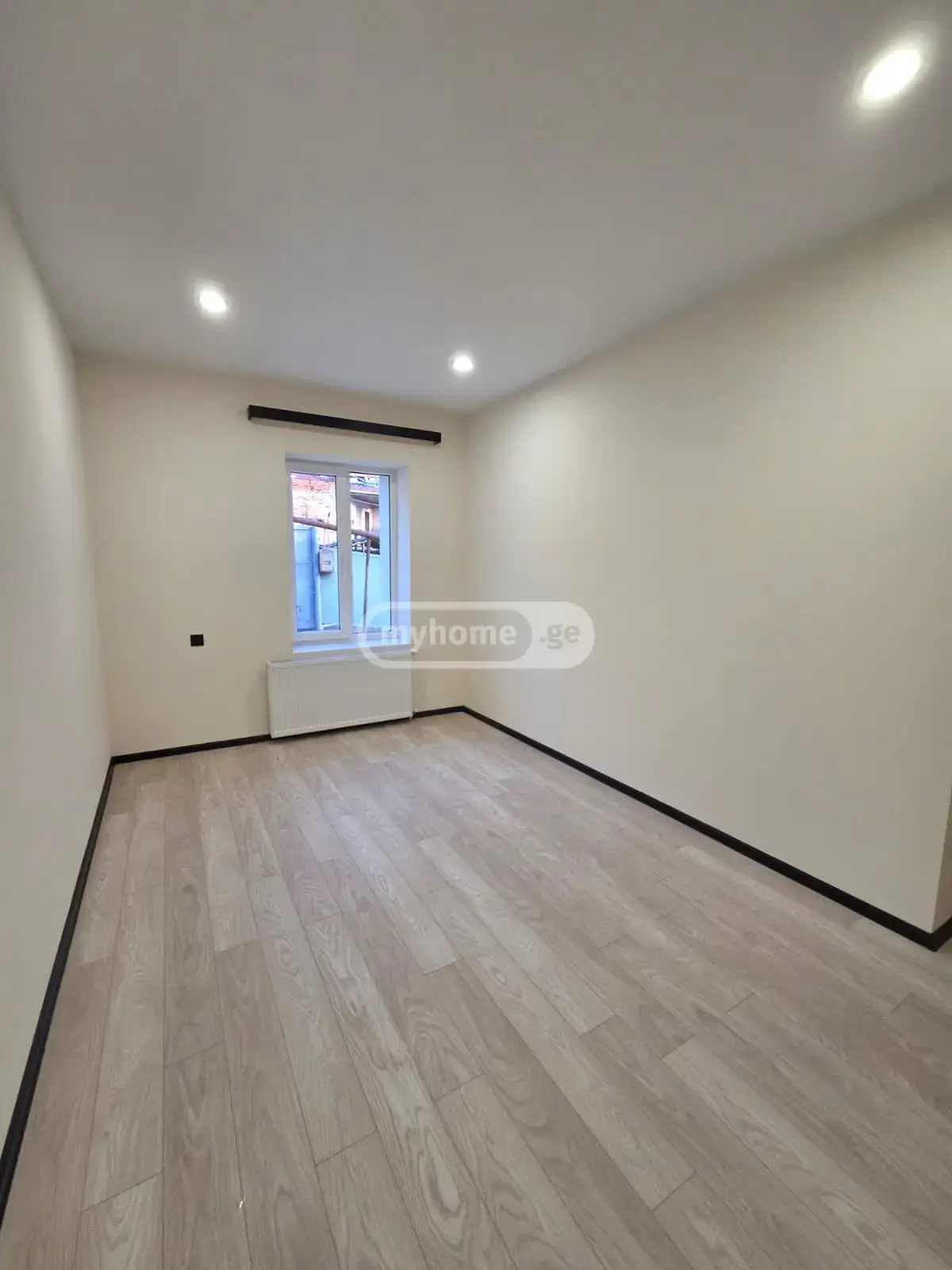 3 Room Private House For Sale view 6
